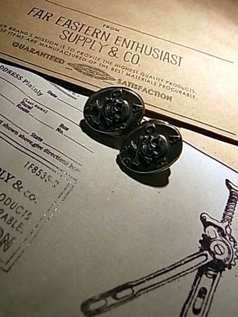 <FAR EASTERN ENTHUSIAST>ENTHUSIAST PINS Skull emblem
